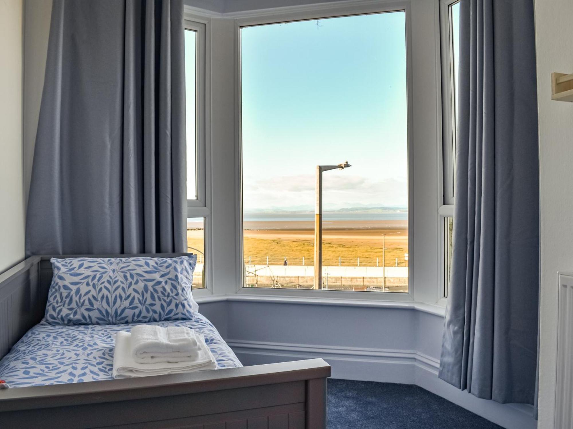 Blue Sands Morecambe Bagian luar foto